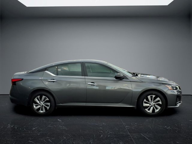 Certified 2025 Nissan Altima 2.5 S FWD image 10