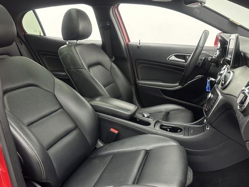 Used 2017 Mercedes-Benz GLA 250 w/ Premium Package image 35