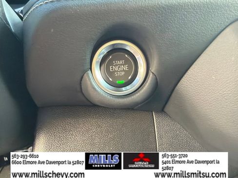 Used 2025 Chevrolet Suburban Premier AWD/4WD image 17