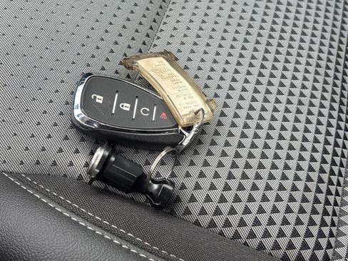 Used 2025 Chevrolet Trax LT FWD image 24