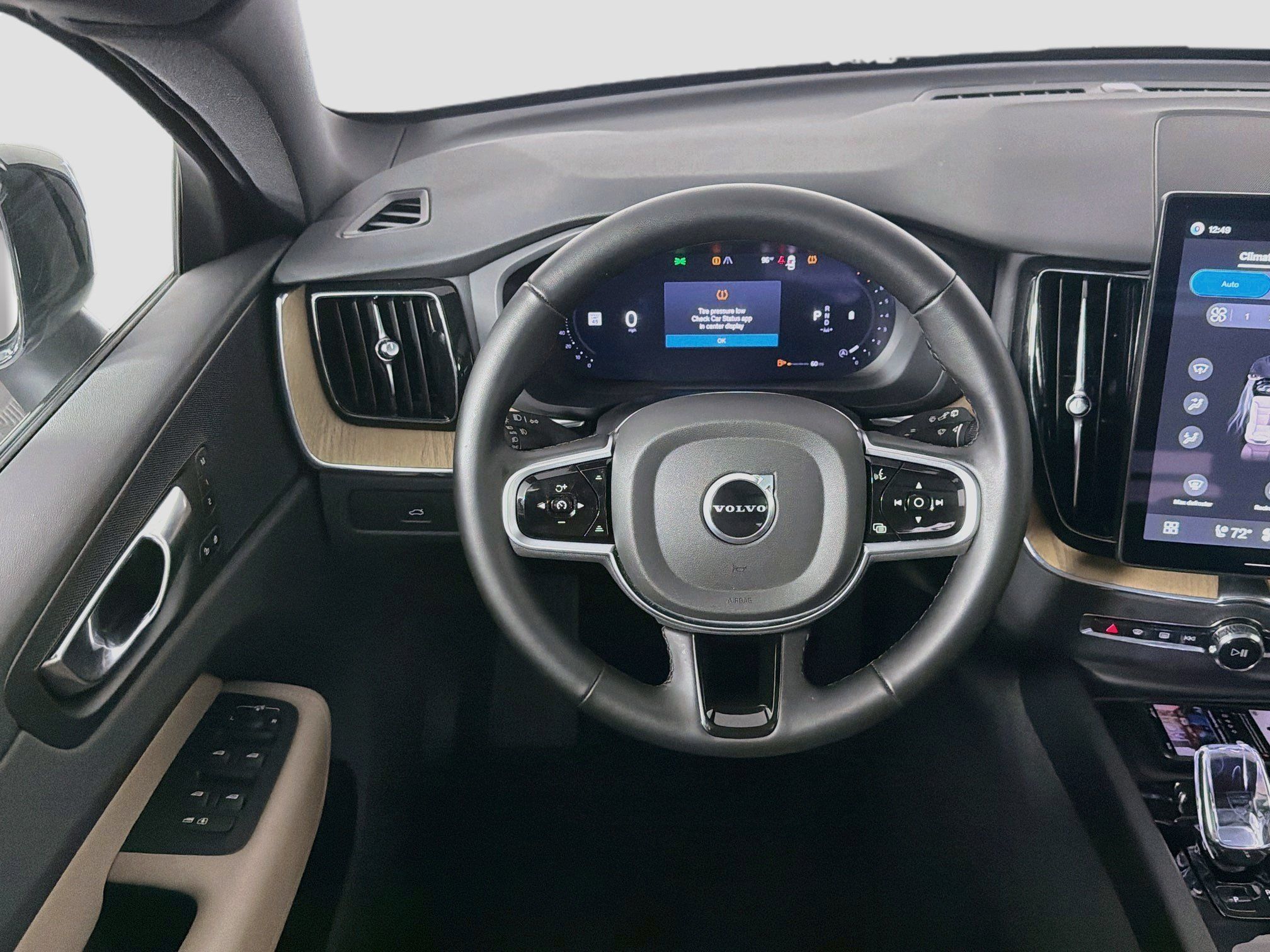 Used 2026 Volvo XC60 B5 Plus AWD/4WD image 18