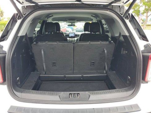 Used 2024 Ford Explorer XLT w/ Equipment Group 202A AWD/4WD image 13