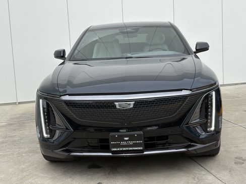 Used 2024 Cadillac Lyriq Sport AWD/4WD image 3