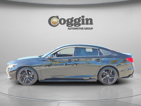 Used 2021 Honda Accord Sport image 2