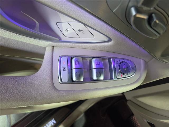 Used 2022 Mercedes-Benz GLC 300 image 13