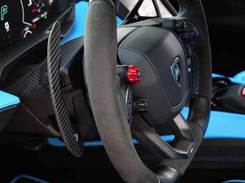 Used 2025 Lamborghini Revuelto AWD/4WD image 23