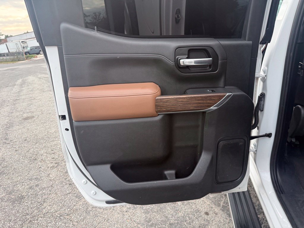 Used 2019 Chevrolet Silverado 1500 High Country w/ Technology Package AWD/4WD image 44