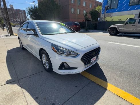 Used 2018 Hyundai Sonata SE image 3