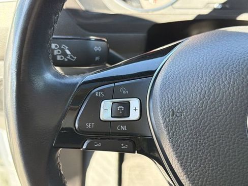 Used 2018 Volkswagen Tiguan SEL image 27