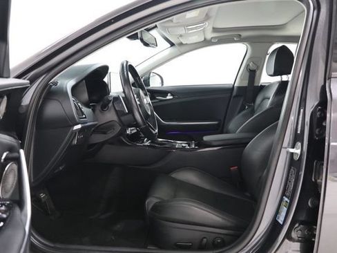 Used 2019 Kia Stinger w/ Sun & Sound Package RWD image 17