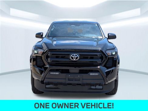 Used 2025 Toyota Tacoma SR5 AWD/4WD image 11
