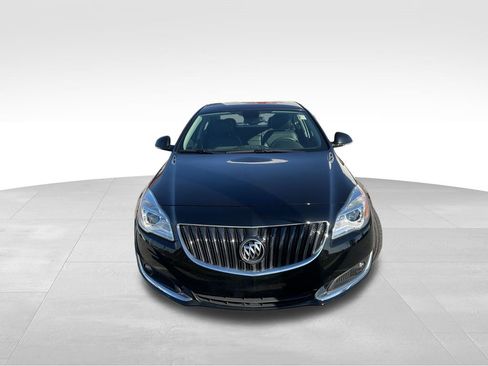 Used 2017 Buick Regal Sport Touring image 2