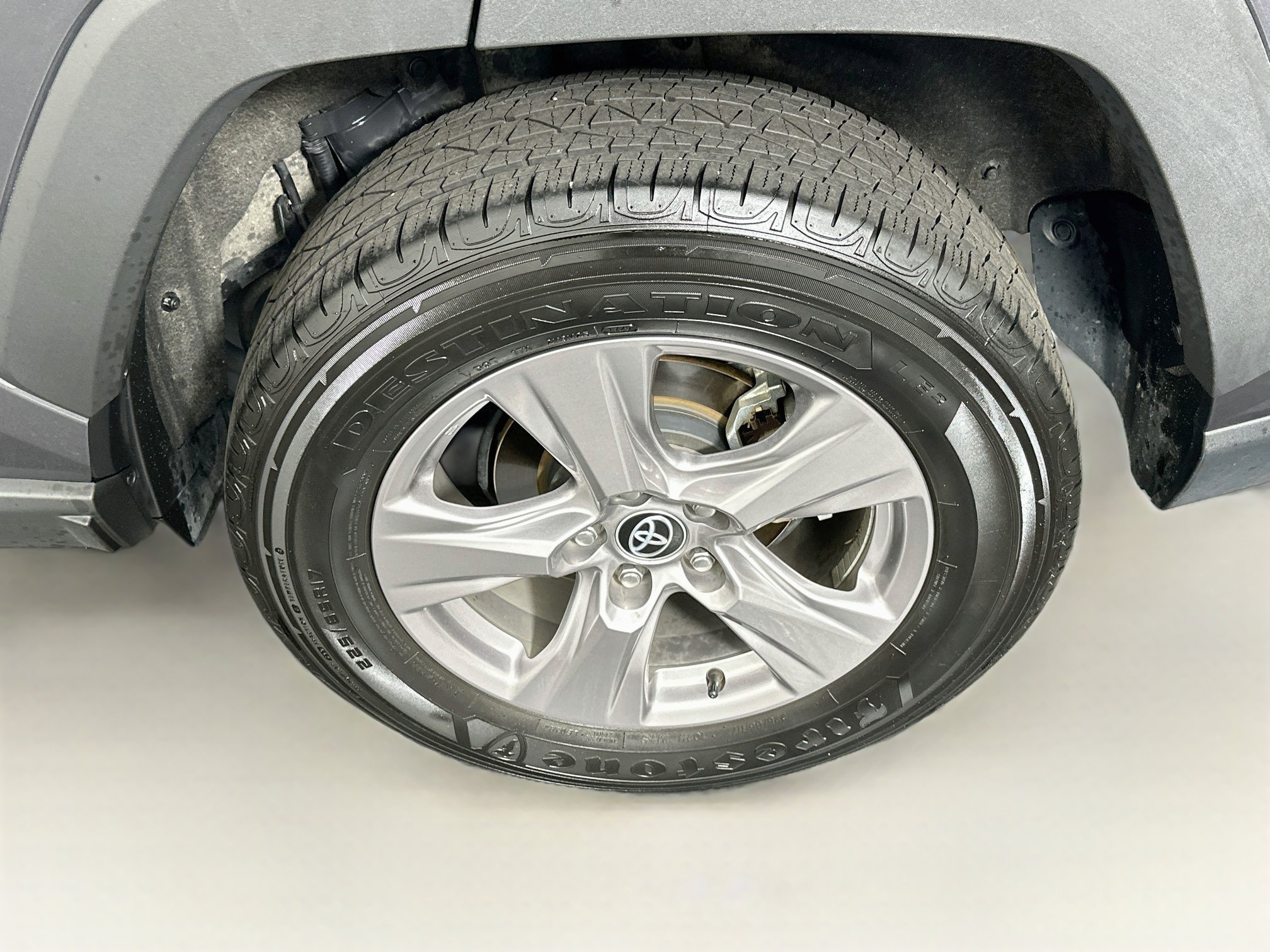 Used 2025 Toyota RAV4 XLE AWD/4WD image 11