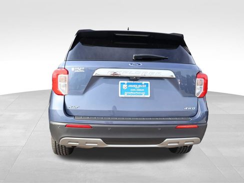 Used 2021 Ford Explorer XLT w/ Equipment Group 202A AWD/4WD image 17
