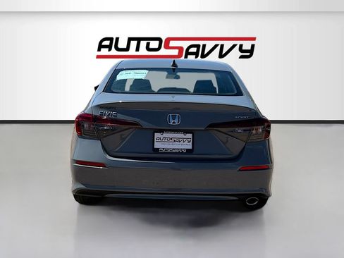 Used 2025 Honda Civic Sport image 6