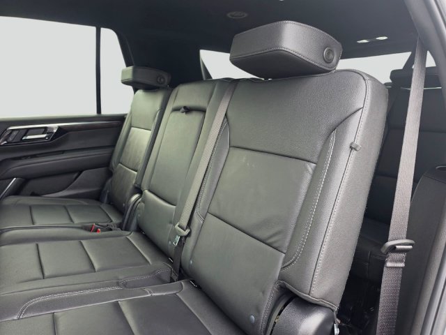Used 2025 Chevrolet Tahoe LT AWD/4WD image 18