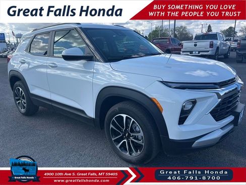 Used 2025 Chevrolet TrailBlazer LT AWD/4WD image 1