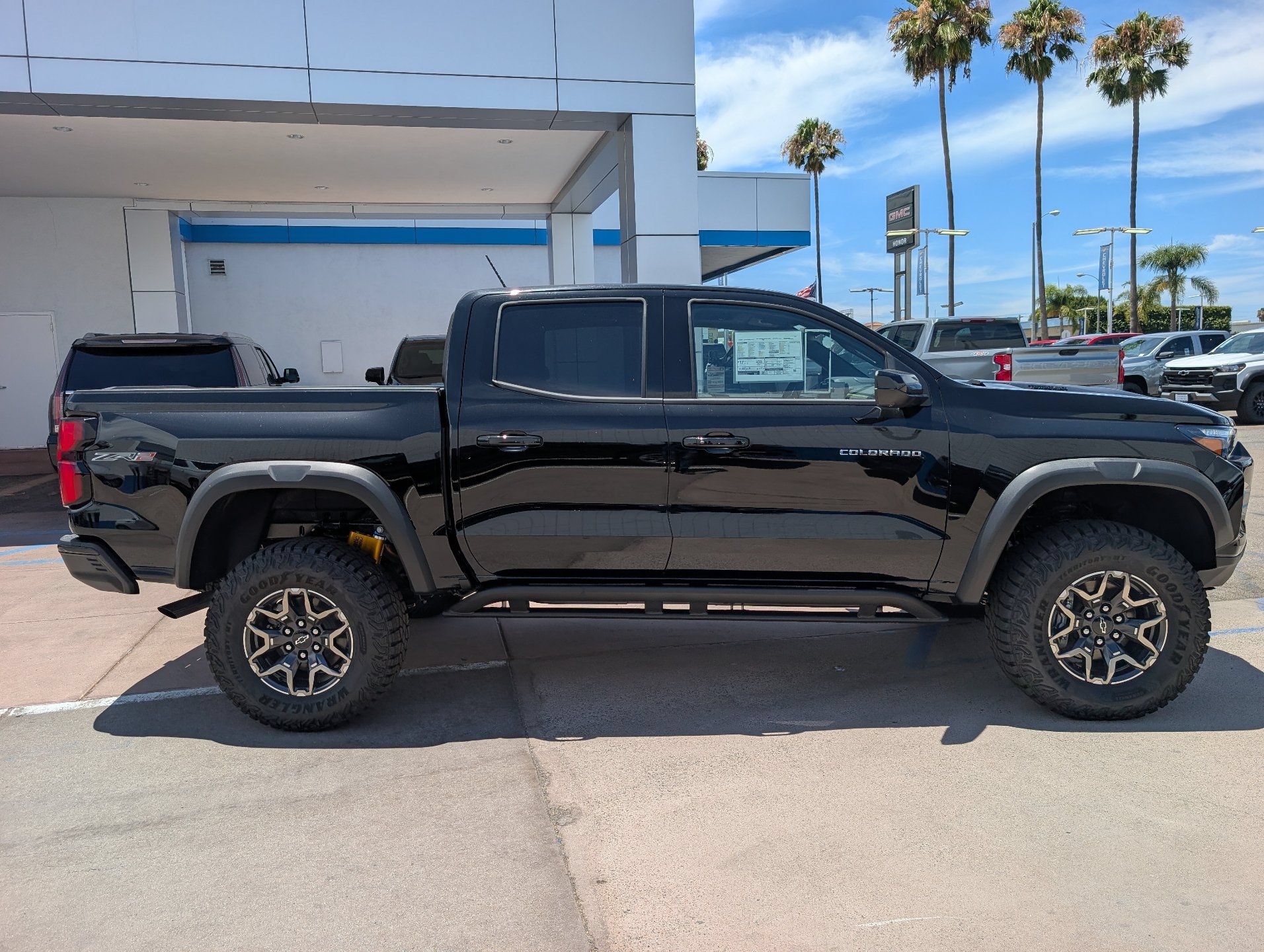 New 2026 Chevrolet Colorado ZR2 w/ Technology Package AWD/4WD image 7