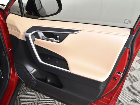Used 2024 Toyota RAV4 Limited image 42