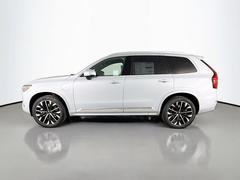 New 2026 Volvo XC90 T8 Plus w/ Protection Package Premier image 4
