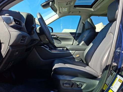 Used 2026 Toyota Highlander Limited image 14