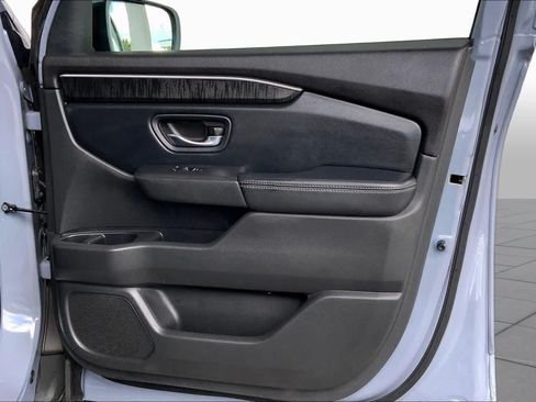 Used 2023 Honda Pilot Elite image 23