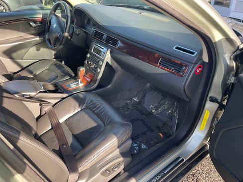 Used 2008 Volvo XC70 3.2 image 32
