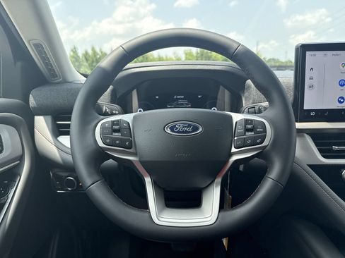 New 2026 Ford Explorer Active RWD image 15