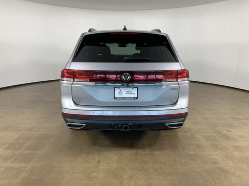 Used 2024 Volkswagen Atlas SE AWD/4WD image 10