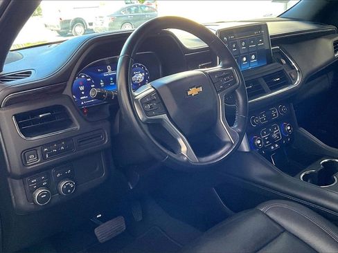 Used 2023 Chevrolet Suburban LT image 4