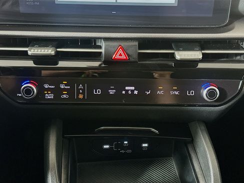 Used 2026 Kia Sportage LX FWD image 23