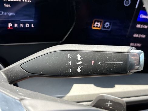 New 2025 Chevrolet Traverse LT image 16