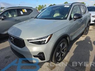 Used 2026 Volvo XC40 B5 Plus AWD/4WD video 1