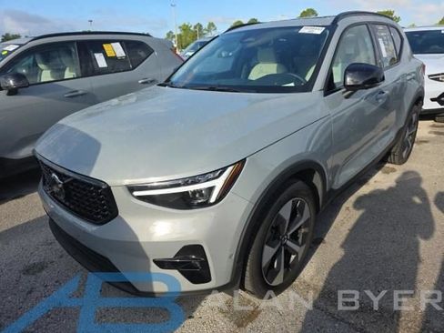 Used 2026 Volvo XC40 B5 Plus AWD/4WD image 1