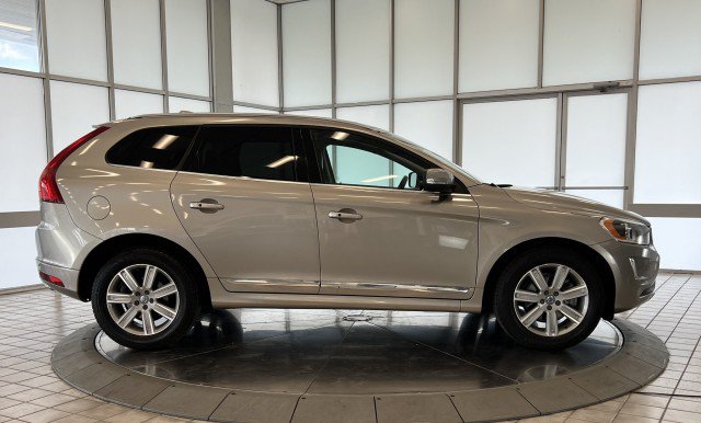 Used 2016 Volvo XC60 T6 w/ Proximity Package AWD/4WD image 8