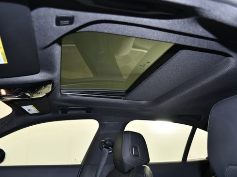 Used 2025 BMW 530i xDrive image 39