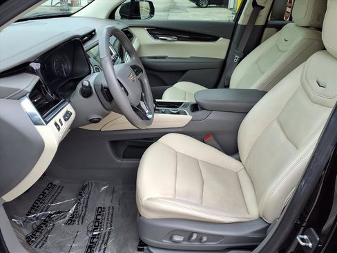 Used 2021 Cadillac XT6 Premium Luxury image 19