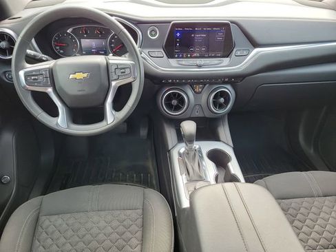 Used 2022 Chevrolet Blazer LT FWD image 19