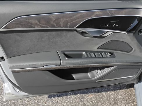 Certified 2022 Audi A8 L 3.0T image 16