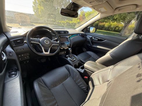 Used 2021 Nissan Rogue Sport SL w/ Premium Package FWD image 9