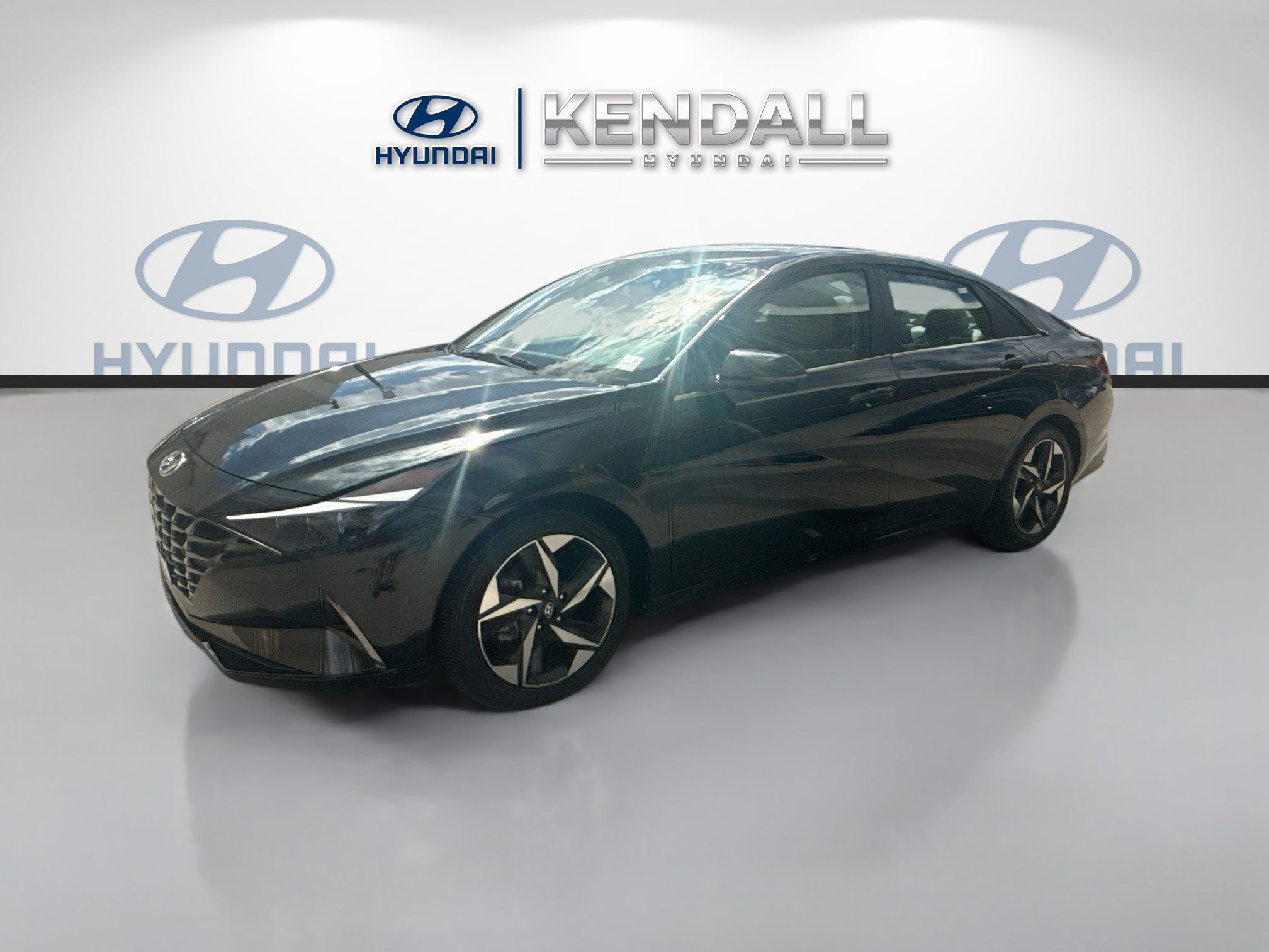 Used 2021 Hyundai Elantra Limited w/ Cargo Package FWD image 3