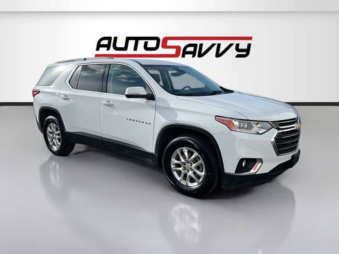 Used 2021 Chevrolet Traverse LT image 1