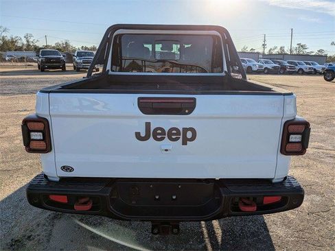 Used 2021 Jeep Gladiator Rubicon image 5