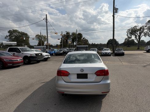 Used 2012 Volkswagen Jetta S image 8