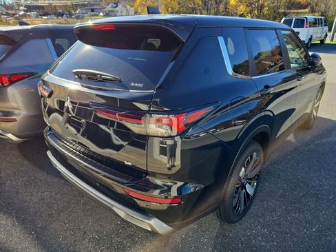 Used 2025 Mitsubishi Outlander SE AWD/4WD image 5