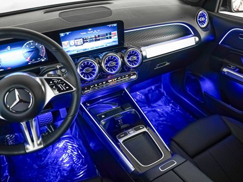 Certified 2025 Mercedes-Benz GLB 250 image 18