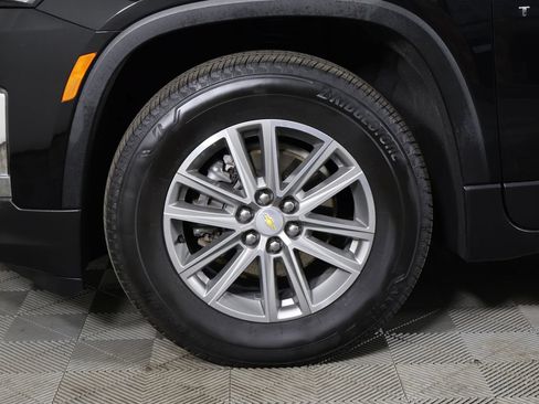 Used 2023 Chevrolet Traverse LT FWD image 24