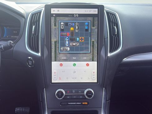 Used 2024 Ford Edge Titanium image 17