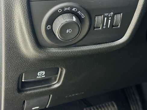 Certified 2023 Jeep Grand Cherokee Limited AWD/4WD image 11