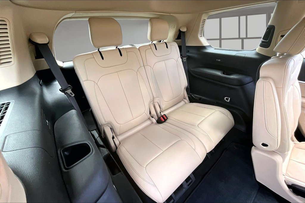 Used 2021 Jeep Grand Cherokee L Limited RWD image 25